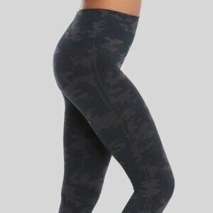 SPANX® Seamless Leggings Black Camo (used)